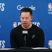 【完整版】米奇：相比愤怒我会用成熟来形容文班 我们需要每个人